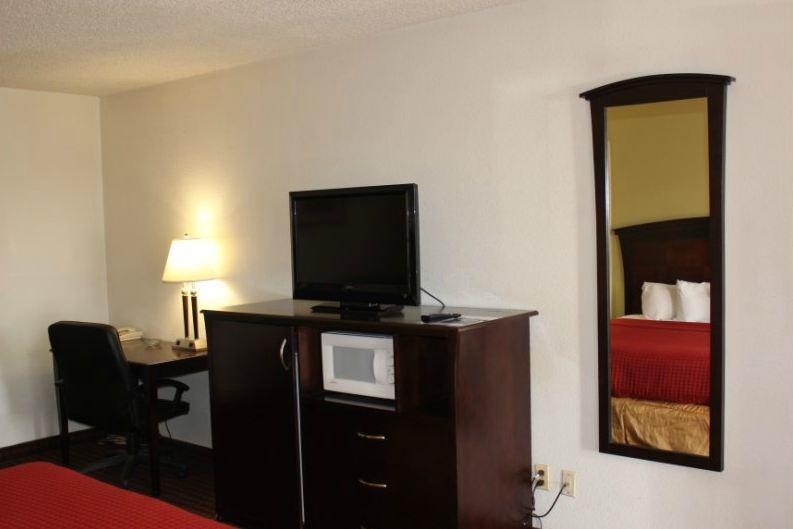 Quality Inn Plainview Exterior photo