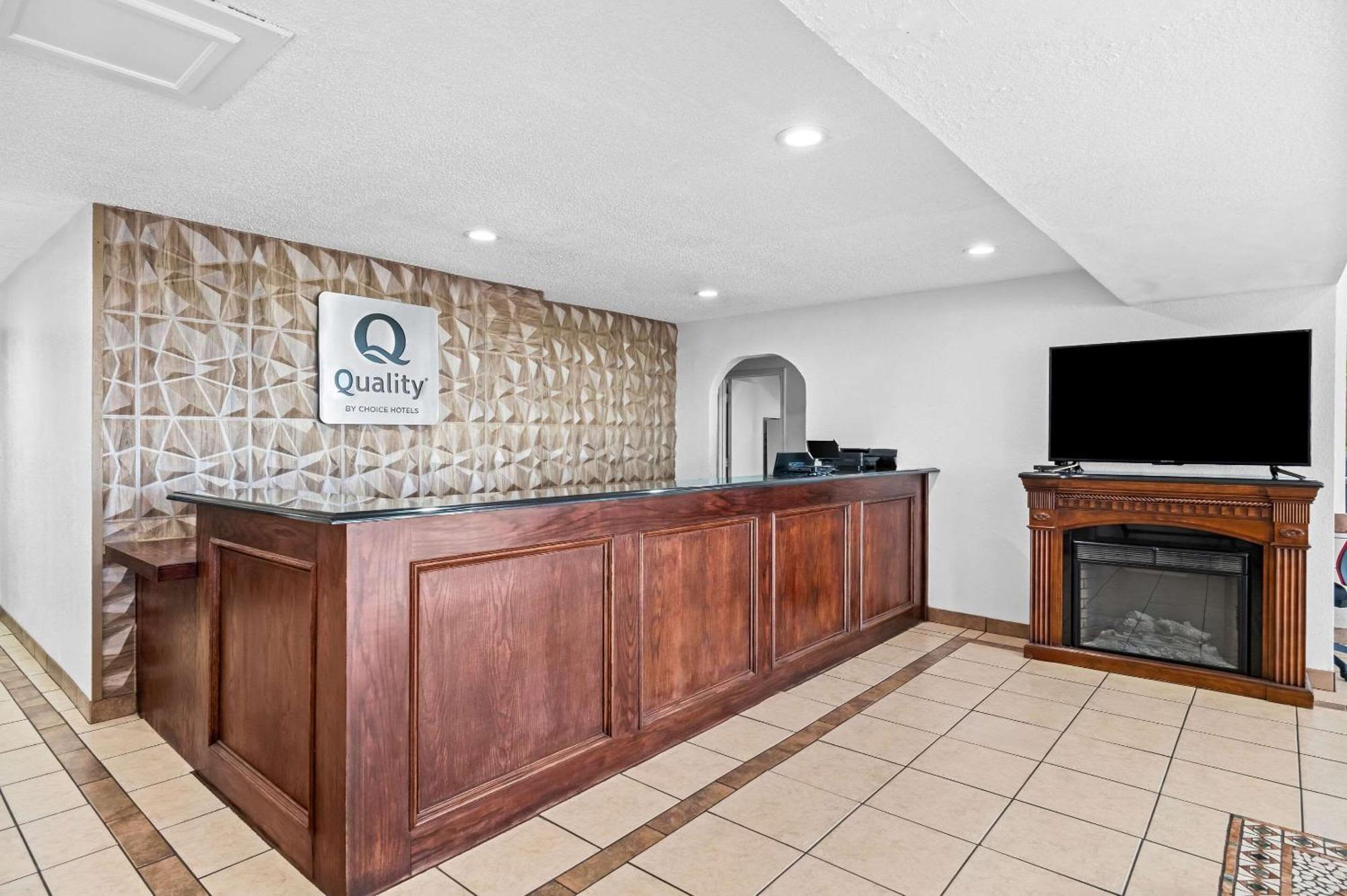 Quality Inn Plainview Exterior photo